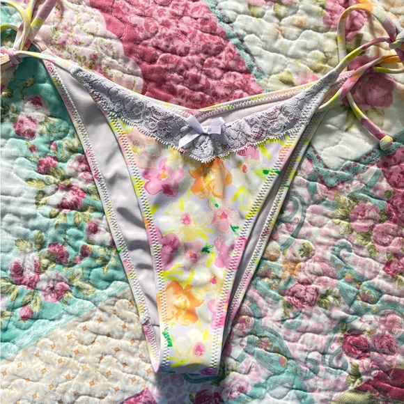 Pacsun Floral Lola Lace Triangle Bikini Top and Bottom - Picture 6 of 8